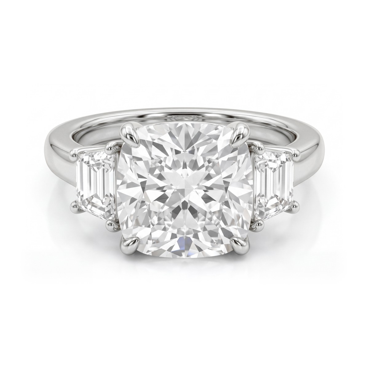 Trinity - Drei-Stein-Ring mit Cushion-Moissanit und Trapez-Seitensteinen