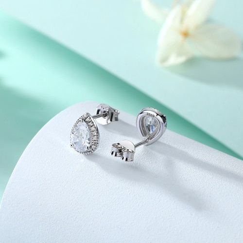 Moissanit-Ringe, Ohrringe und mehr auf lager
