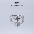 Sophia Ring - Moissanit-Verlobungsring mit Seitensteinen in Pavé-Fassung