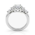 Lustrina - Ovaler Moissanite Ring mit Strahlenden Akzenten