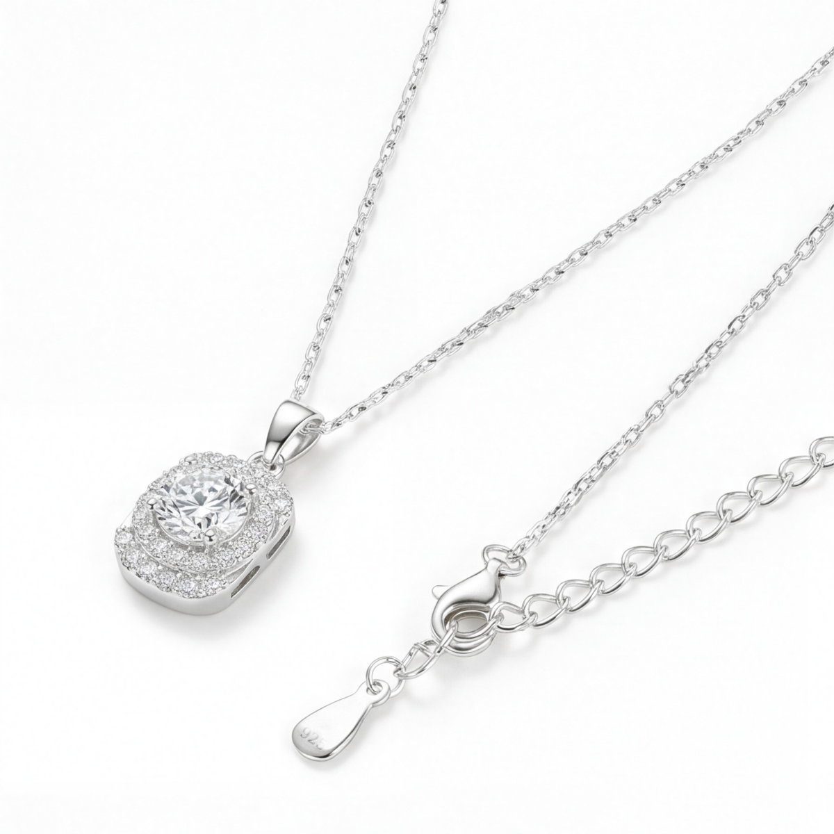 Memento - Brillanter Moissanit-Anhänger im Pavé-Halo-Design