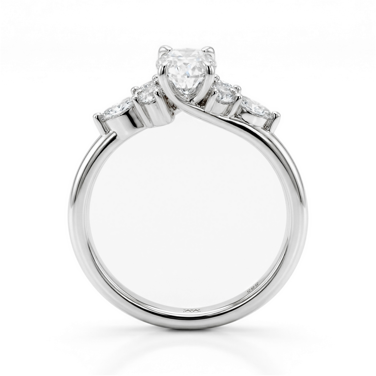 Olivette - Ovaler Moissanit Verlobungsring mit Marquise-Seitensteinen