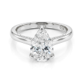 Poirine - Tropfen Geschliffener Moissanit Ring mit Hidden Halo und Pavé Akzentsteinen