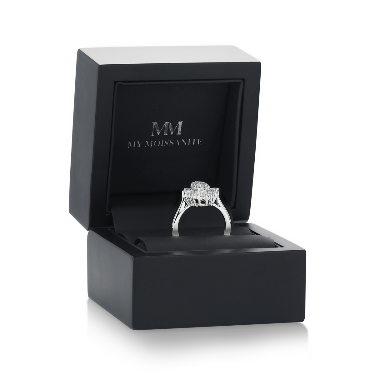 Crownique - Marquise Cut Moissanit Verlobungsring Mit Halo Und Baguette-Akzenten