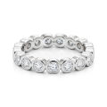 Orbella - Bezel-Set Moissanit Eternity Ring