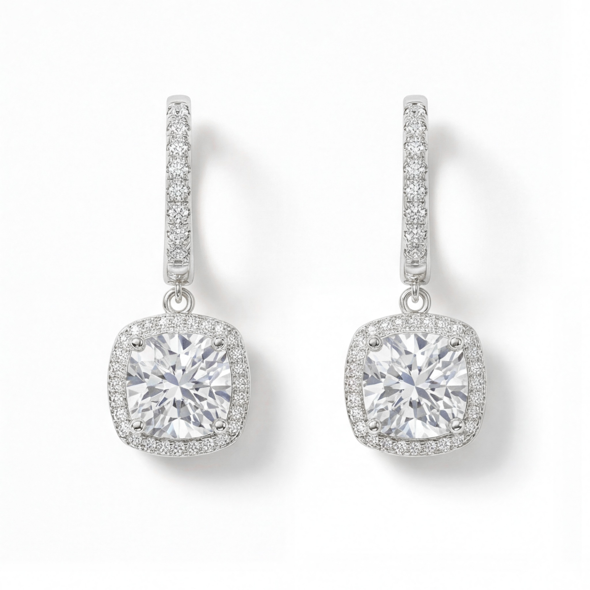 Cushion Drops - Kissenschliff Moissanit Halo & Huggie Tropfenohrringe