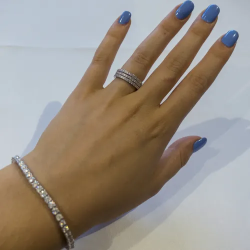 Starlet - Eternity Ring mit Moissanit - lifestyle