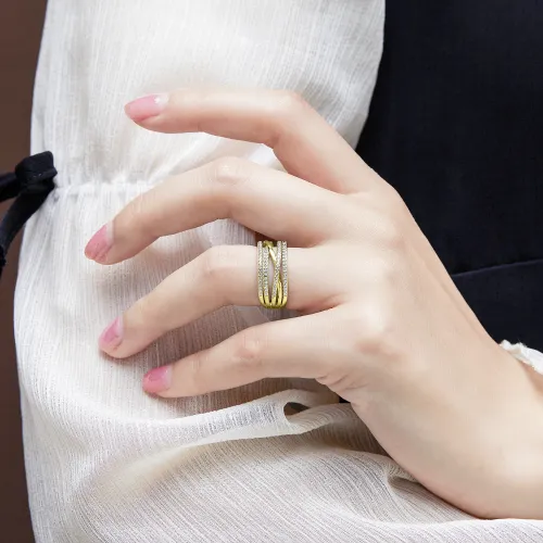 Estrella – Moissanite Cross-Over Line Ring - lifestyle