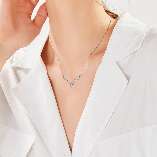 Adelina - Elegante Moissanit-Halskette mit Marquise-Schliff Akzenten  - lifestyle