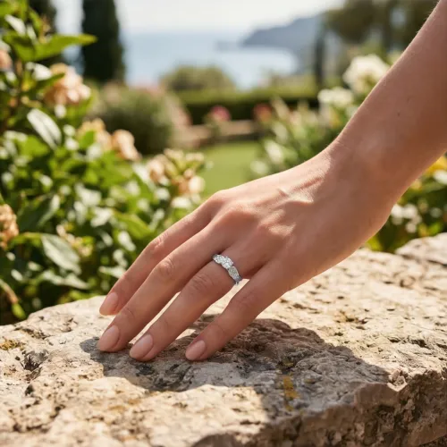 Feathra - Harry Potter Goldener Schnatz Moissanit-Ring mit geflügelten Akzenten - lifestyle