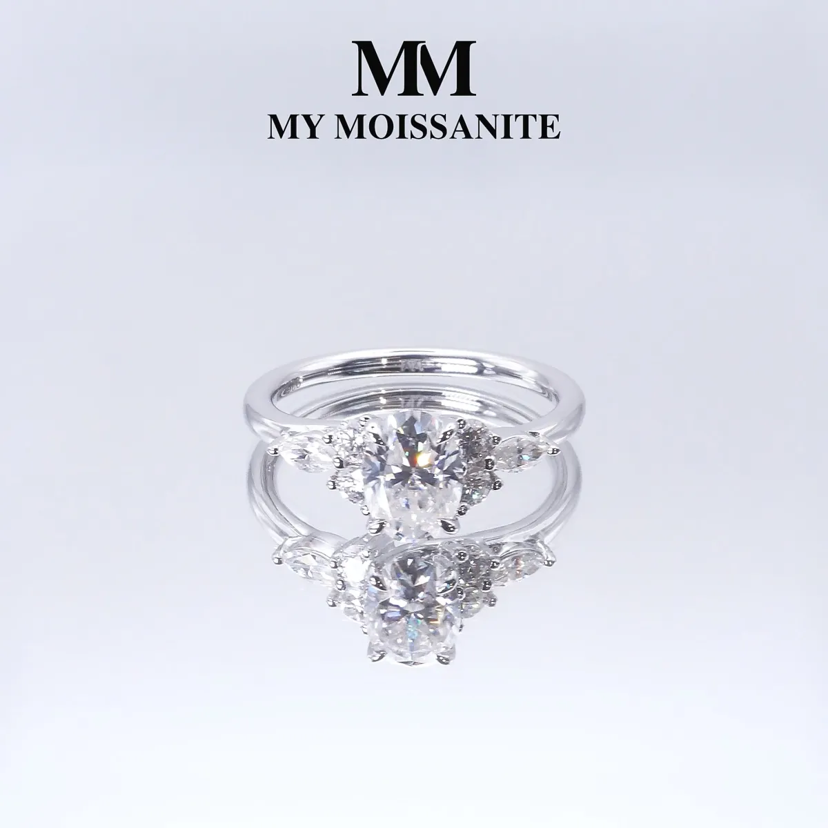 Olivette - Ovaler Moissanit Verlobungsring mit Marquise-Seitensteinen