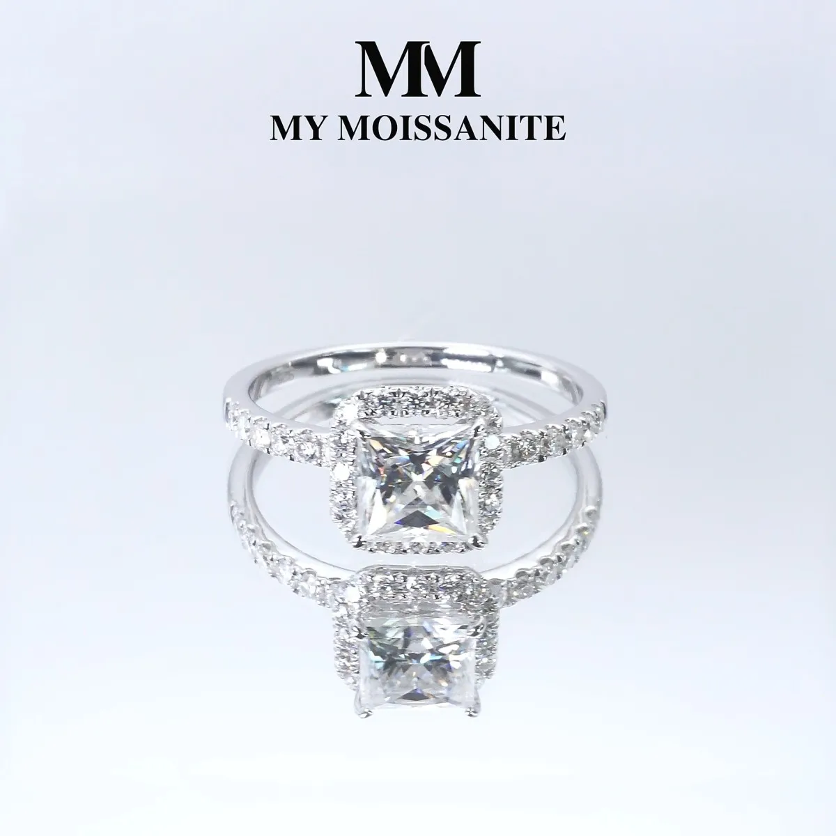 Regalia - Prinzess Moissanit Halo Ring mit Pave Band