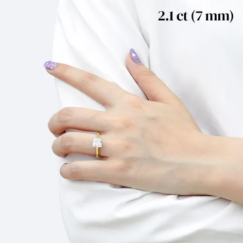 Iris – Princess-Schliff Solitär Moissanitring - lifestyle