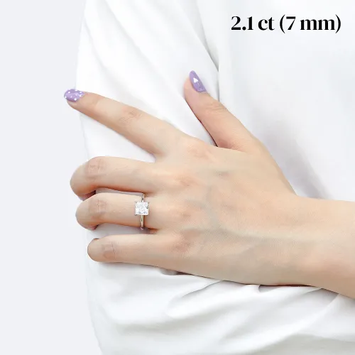 Iris – Princess-Schliff Solitär Moissanitring - lifestyle