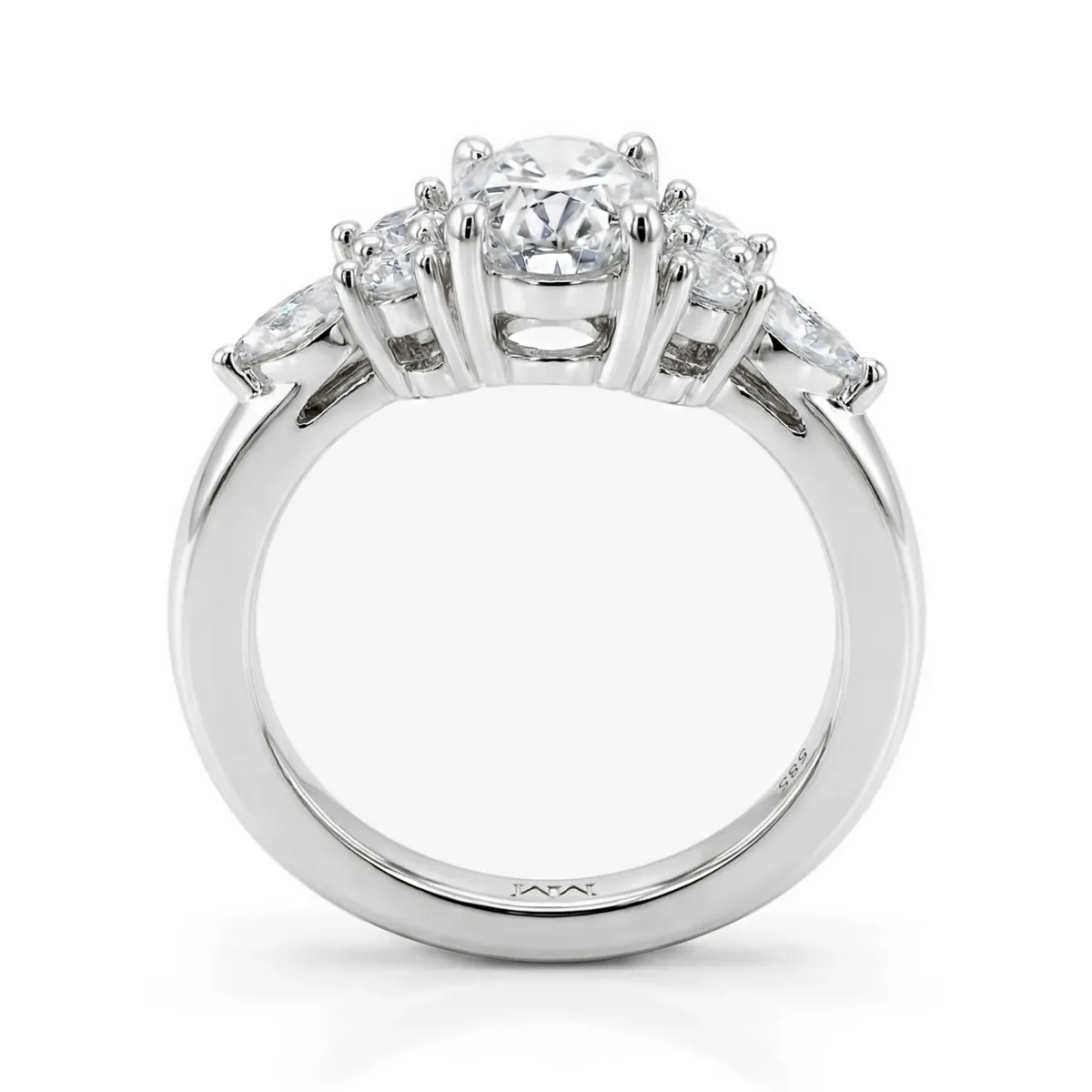 Lustrina - Ovaler Moissanite Ring mit Strahlenden Akzenten
