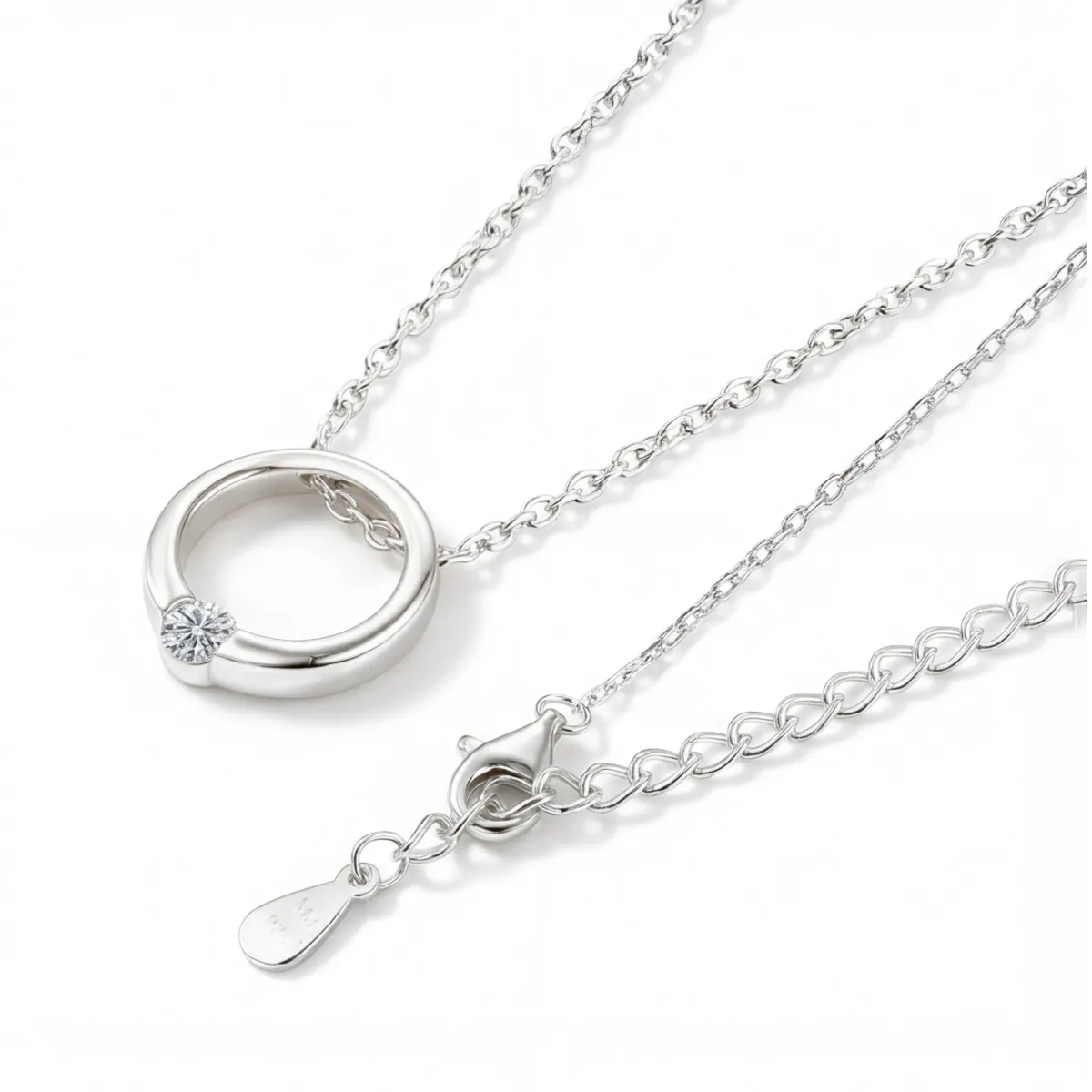 Luna - Zeitgenössischer Solitär-Moissanit-Anhänger