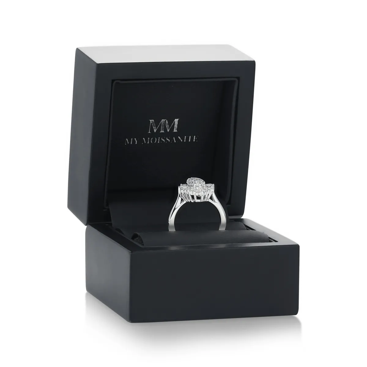 Crownique - Marquise Cut Moissanit Verlobungsring Mit Halo Und Baguette-Akzenten