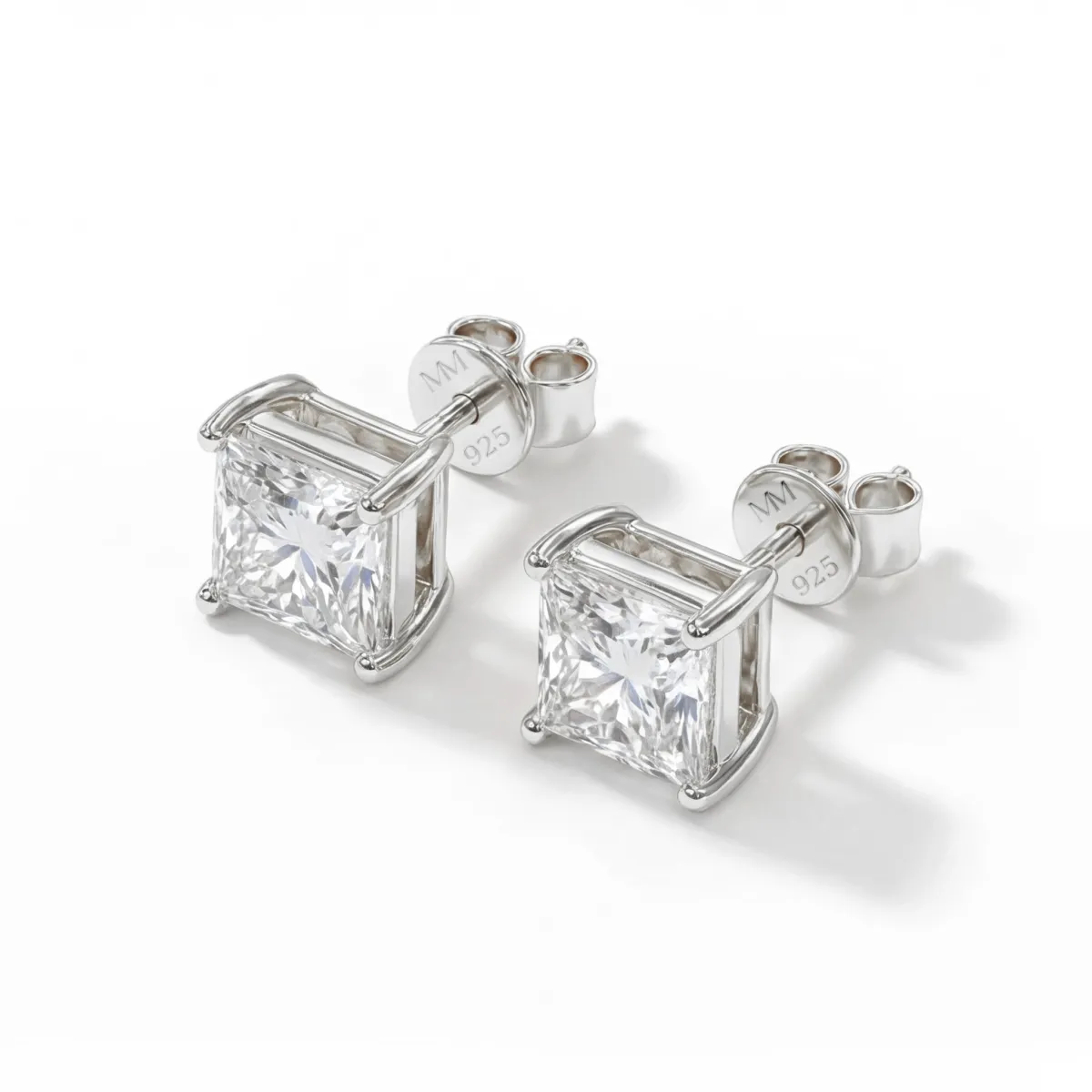 Iris – Princess Solitaire Moissanite Ring